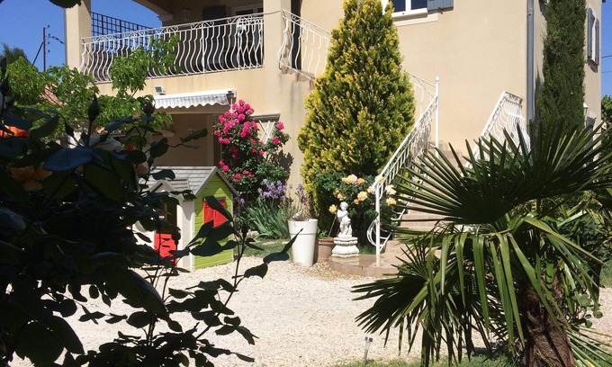 Sarrians House | charming house in Provence