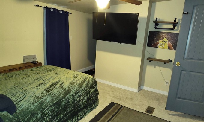 Wilson County House | Charming house w/WiFi and AC in tranquil Wilson,walking distance to brewmasters