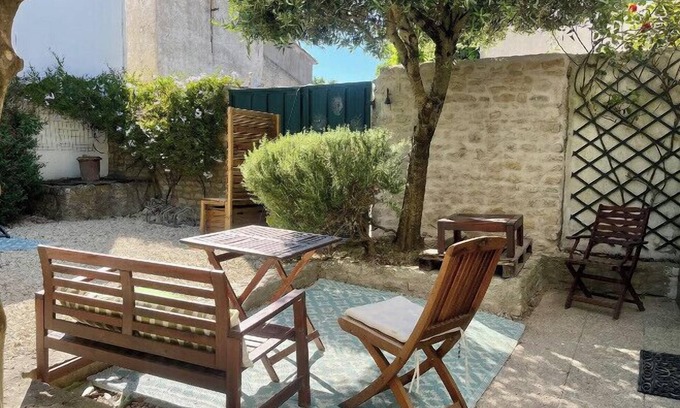Ars-en-Re House | Charming house with garden near the port