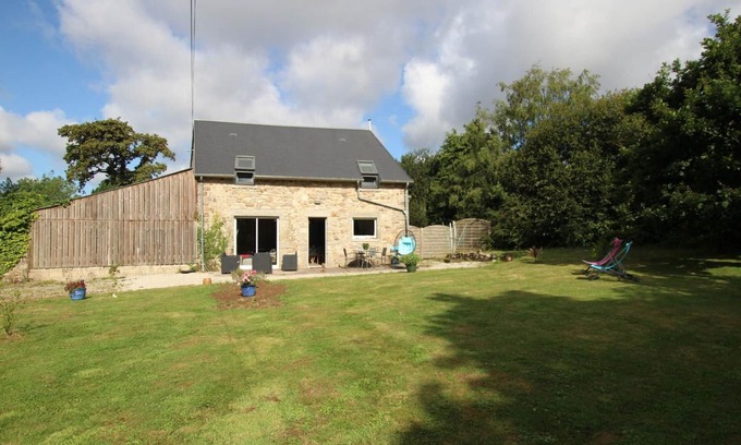 Breuville Cottage | Charming house with terrace and garden in Cotentin
