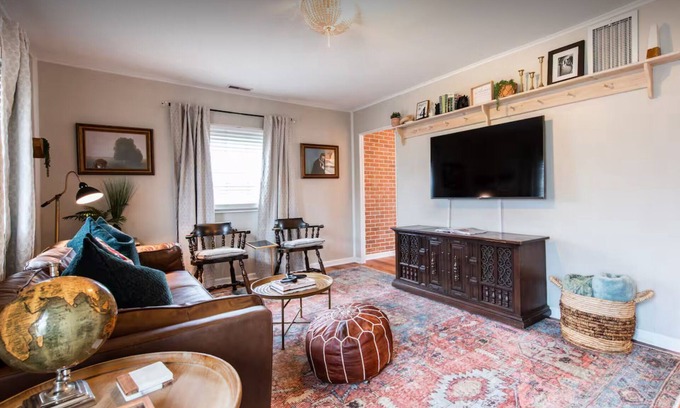 Jeffersonville - Clarksville House | Charming House with Hot Tub and Fire Pit