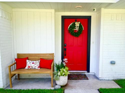 Spring House | Charming House18 min IAH-TheWoodlands