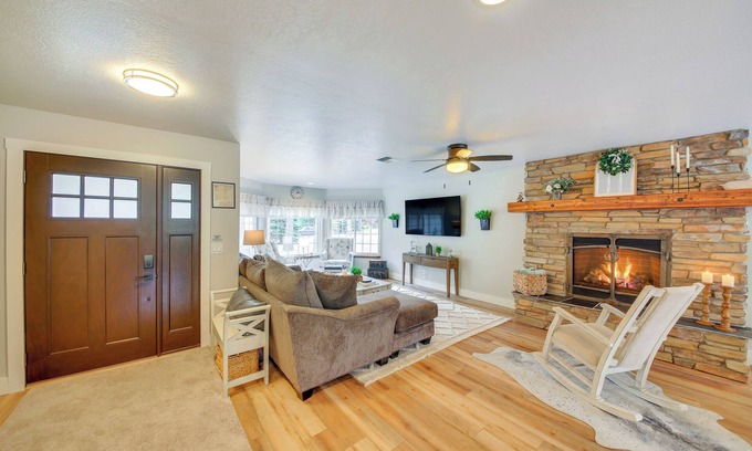 Sagle House | Charming Idaho Home w/Hot Tub, Near Beaches!