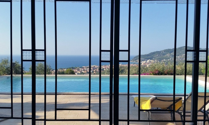 Monade Santa Lucia Villa | Charming Italian villa surrounded by olive and pine trees - Panoramic bay view