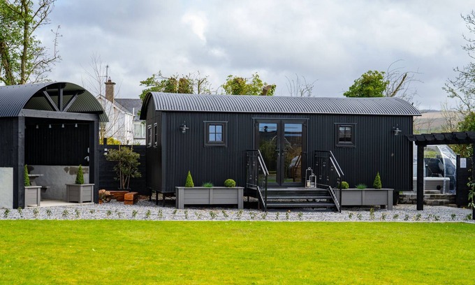 Limavady Cabin | Charming Lodge in Limavady