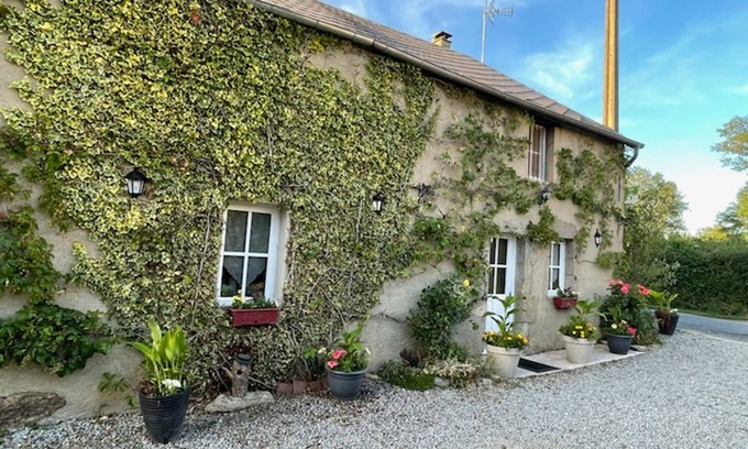 La Petite-Marche Cottage | Charming lodging with private garden, pet-friendly