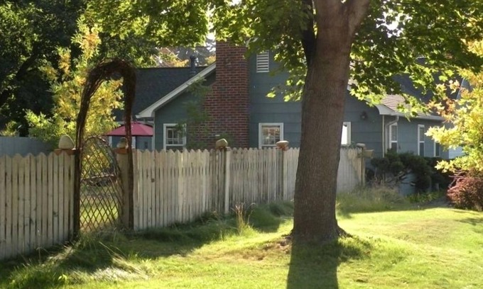 Hamilton House | Charming Lodging in Historic Hamilton, Montana