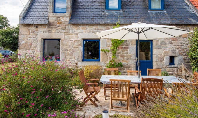 Kerroch House | Charming longère in a quiet location 5 minutes from a large sandy beach.