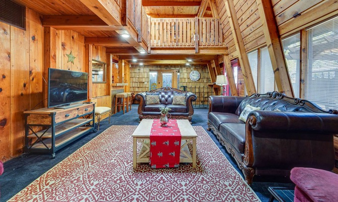 Lubbock Cabin | Charming Lubbock Vacation Rental w/ Fireplaces