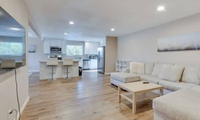Midway House | Charming Main house
