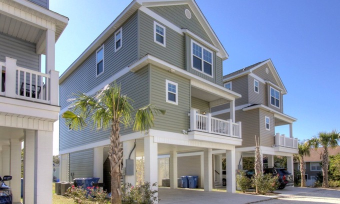 Downtown Myrtle Beach House | Charming NEW 4BR/3.5BA Home Steps From the Beach!