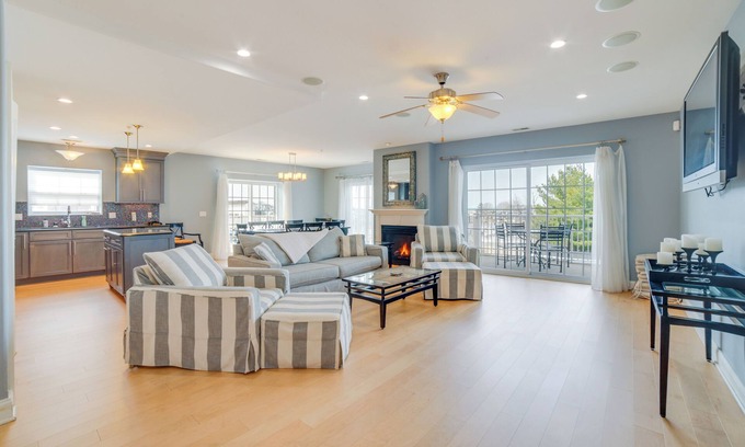 New Buffalo Condo | Charming New Buffalo Condo: Walk to Lake Michigan!