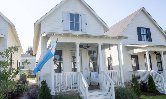 Oxford House | Charming new construction 2Br 1Twin loft 2Ba in The Lamar.