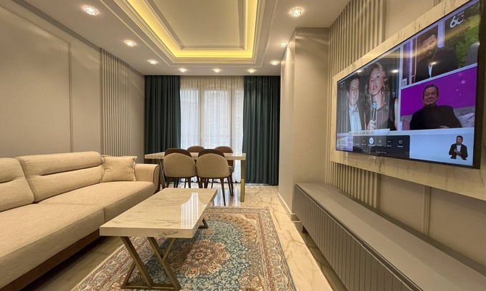 Zeytinburnu Apartment | Charming New Living Space next to Istanbul Fisekhane & Marmaray