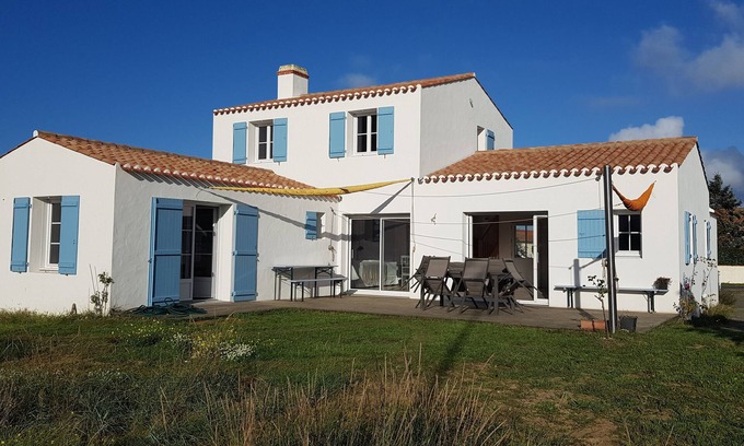 Barbatre Villa | Charming new vacation home, 10 min from the beach