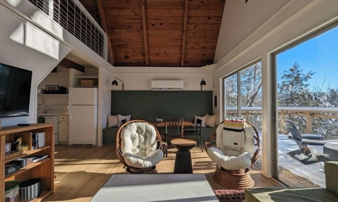 Flat Hollow Marina Cabin | Charming Norris Lake Cabin with views and boat slip @ Marina!