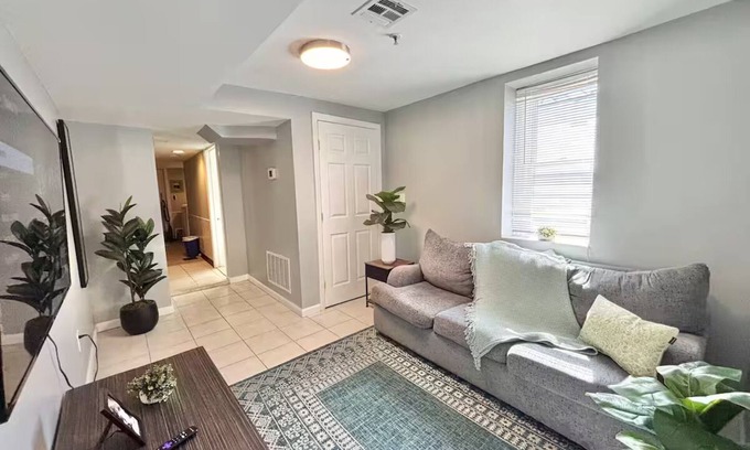 North Bergen Apartment | Charming NYC-Themed Retreat in North Bergen – Just Minutes from Midtown!