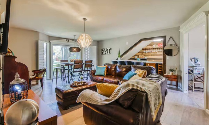 El Paso Condo | Charming Oasis Apartment