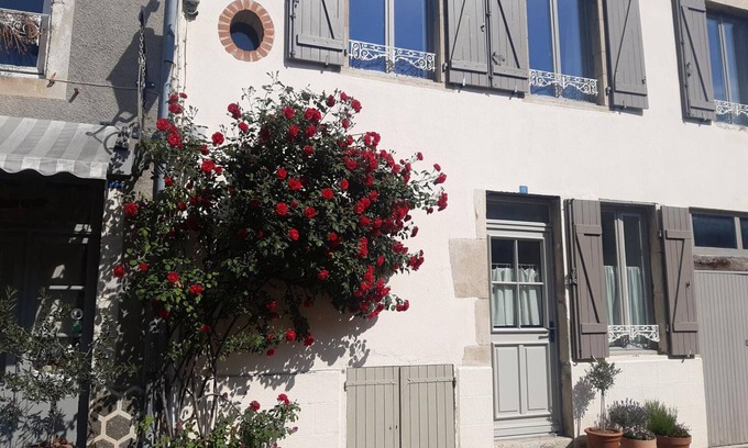 Charroux Cottage | Charming old house with enclosed garden, pets allowed