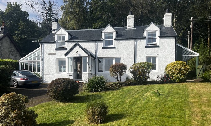 Furnace Cottage | Charming Old Schoolhouse - Cosy 3 Bedroom Cottage