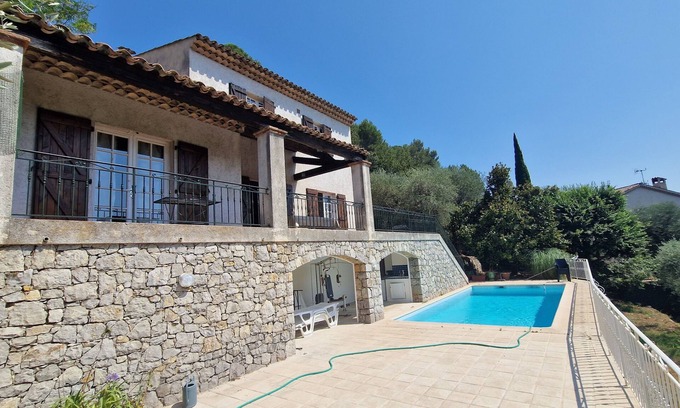 Auribeau-sur-Siagne Villa | CHARMING PROVENCAL VILLA WITH SWIMMING POOL IN A QUIET LOCATION