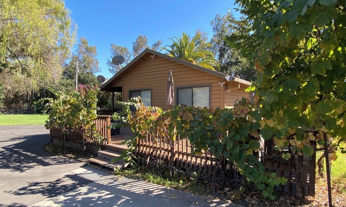 Sonoma Cottage | Charming private Cottage with hot tub in the Countryside of Sonoma