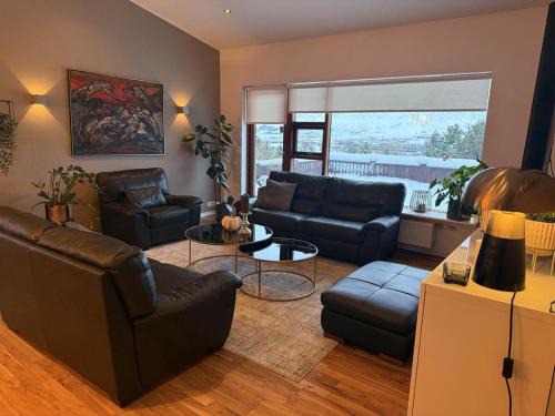 Mosfellsbaer Villa | Charming Private Home with Hot Tub and Esja Mountain View