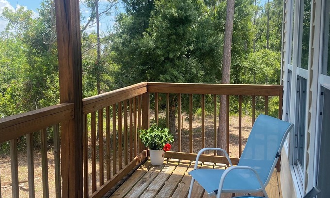 Tropical Gulf Acres House | Charming Punta Gorda Treehouse vacation Villa overlooking Beautiful lake
