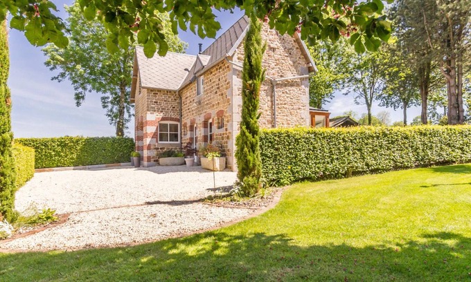 Villedieu-les-Poeles-Rouffigny Cottage | Charming renovated house in Villedieu-les-Poêles with garden and parking