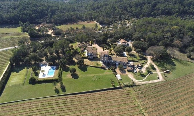 Lorgues Apartment | Charming rental at Château de Mappe in Lorgues