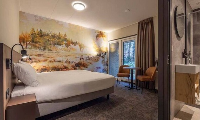Krachtighuizen Hotel | Charming Room in the Woods – Ideal for Couples' Getaway