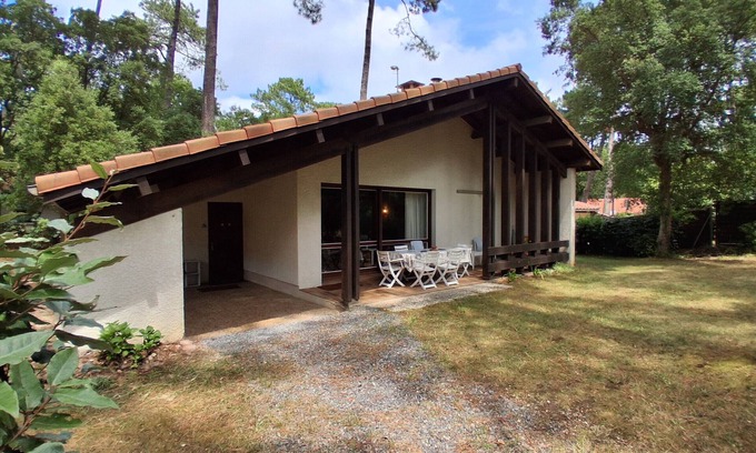 Le Penon House | Charming Seaside House: Quiet Area, Garden, 6 Guests, 900m to Beach, Wifi, Parking