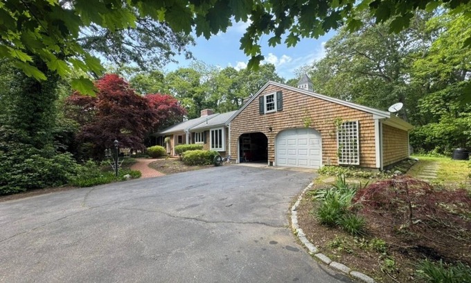 Falmouth House | Charming, Semi-Secluded 4-bed house near bike path, beach in beautiful Falmouth