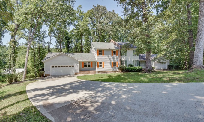 Keowee House | Charming Seneca Home - 3 Mi to Memorial Stadium!