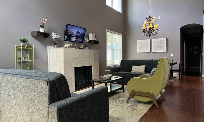 Biddleville House | Charming Spacious Home Near City