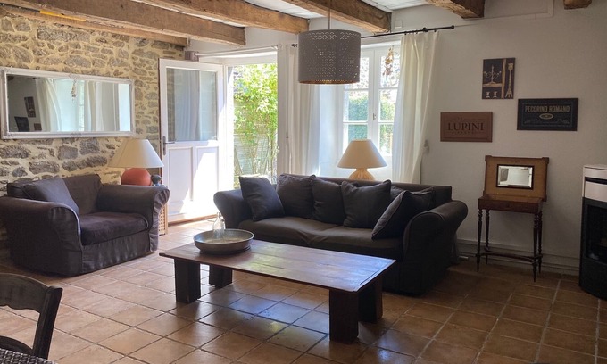 Pleudihen-sur-Rance House | Charming stone house on the banks of the Rance
