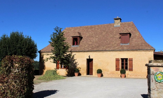 Salignac-Eyvignes Cottage | Charming Stone House with Fireplace, Terrace, and Close to Sarlat