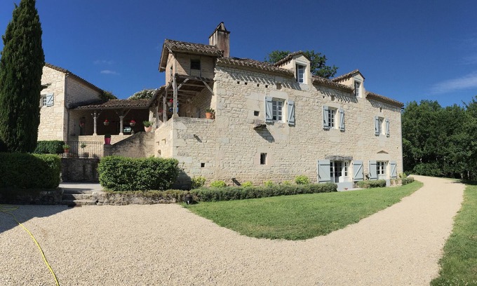 Saint-Pantaleon Cottage | Charming stone residence with heated swimming pool 4X10