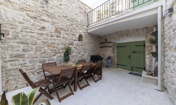 Susica Villa | Charming stone villa in Betina