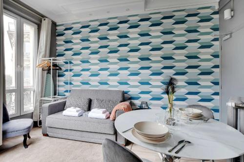 Porte-Saint-Martin Apartment | Charming Studio -2P- Porte Saint-Martin