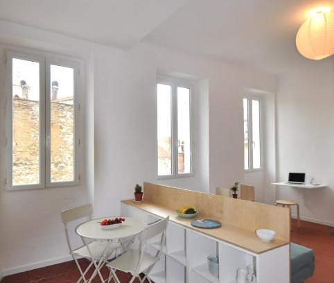 Notre-Dame du Mont Apartment | Charming studio close to the OLD PORT