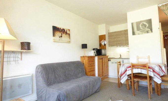 Arette Apartment | Charming Studio for 5 - Ski-in/Ski-out, Balcony with View, Free Parking, Near Shops