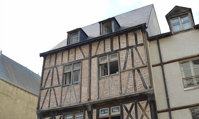 Amboise Apartment | Charming studio in the heart of Amboise with gorgeous views of the Château!