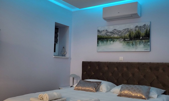 Zagreb Apartment | Charming studio in Zagreb with AC, fitness room, WiFi and spa zone