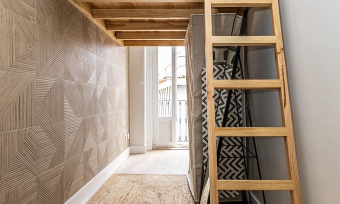 Santo Estevao Apartment | Charming Studio Located in the Heart of Lisbon