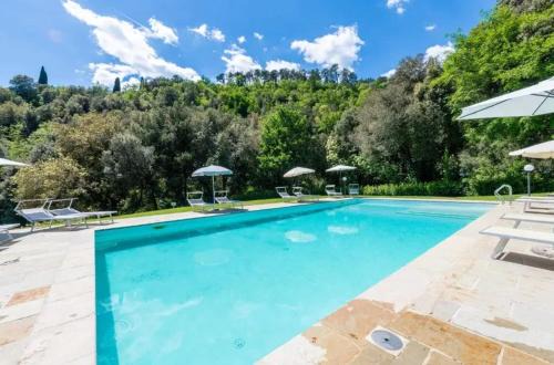 Loro Ciuffenna Apartment | Charming Studio with Shared Pool in Loro Ciuffenna
