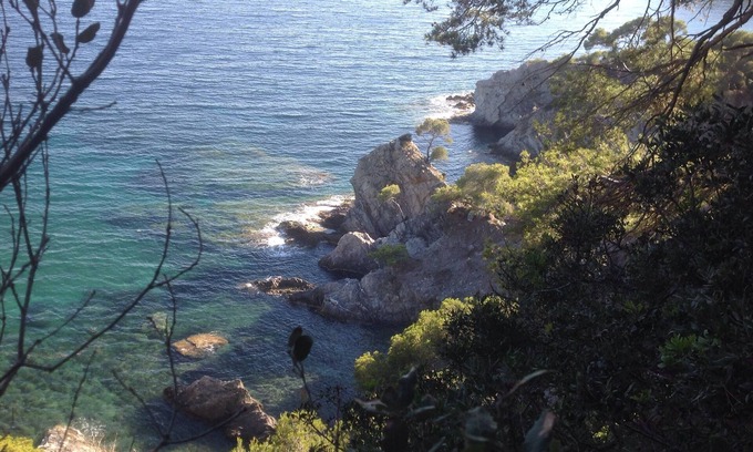 Giens Apartment | Charming studio with sea view