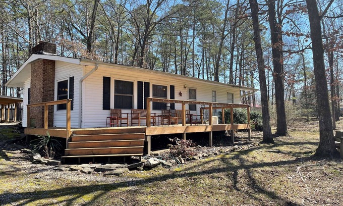 Mount Ida House | Charming Summer Getaway 3-bedroom house in enchanting Mount Ida with WiFi, AC
