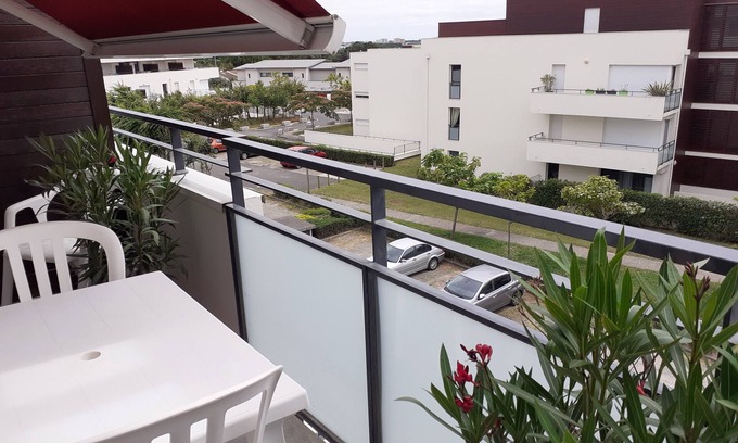 Puilboreau Apartment | charming sunny 2 room apartment