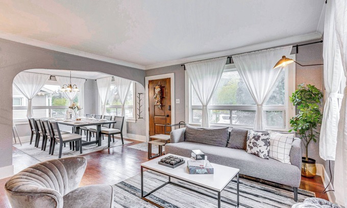 Hilltop House | Charming Tacoma Vacation Rental: 2 Mi to Downtown!